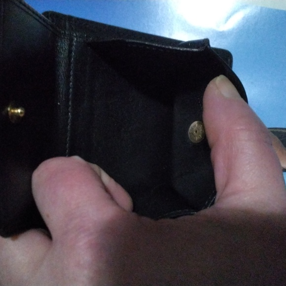 LOUIS VUITTON: "2005"; PORTEFEUILLE MARCO BIFOLD NOMADE LEATHER WALLET, #AR0065. - Picture 7 of 12